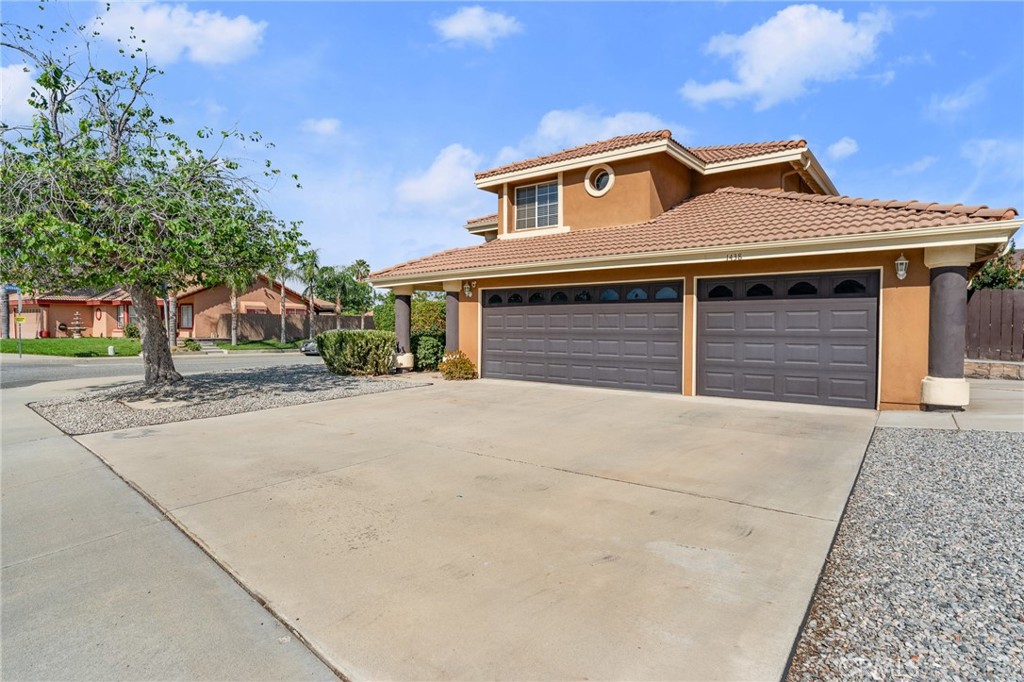 1438 Las Rosas Drive