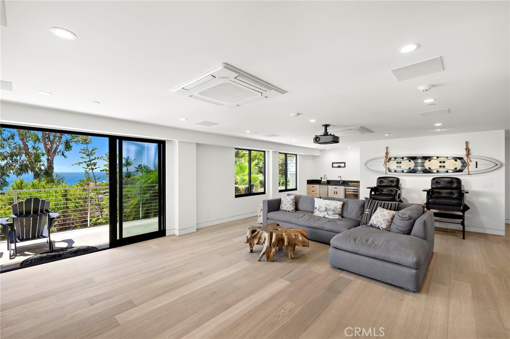 Victoria Beach (VB) - Residential Lease