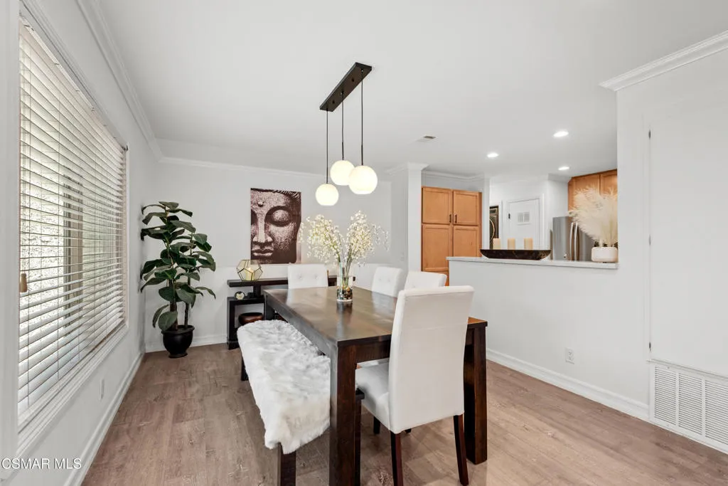 Thousand Oaks, California 91362, United States, 2 Bedrooms Bedrooms, ,2 BathroomsBathrooms,Residential,Active,137135