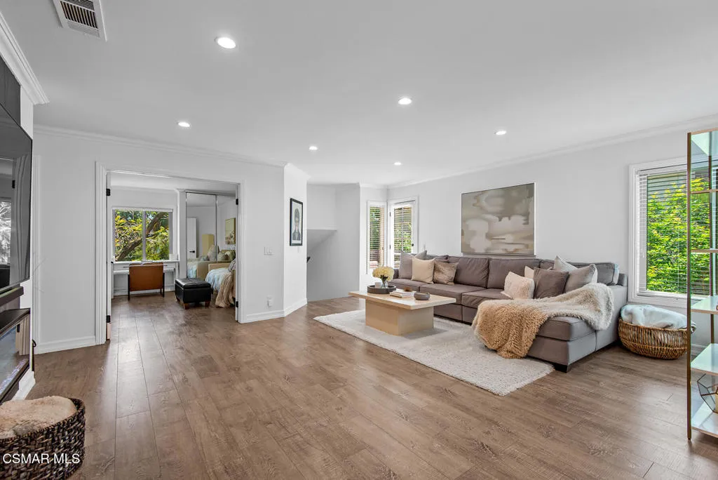 Thousand Oaks, California 91362, United States, 2 Bedrooms Bedrooms, ,2 BathroomsBathrooms,Residential,Active,137135