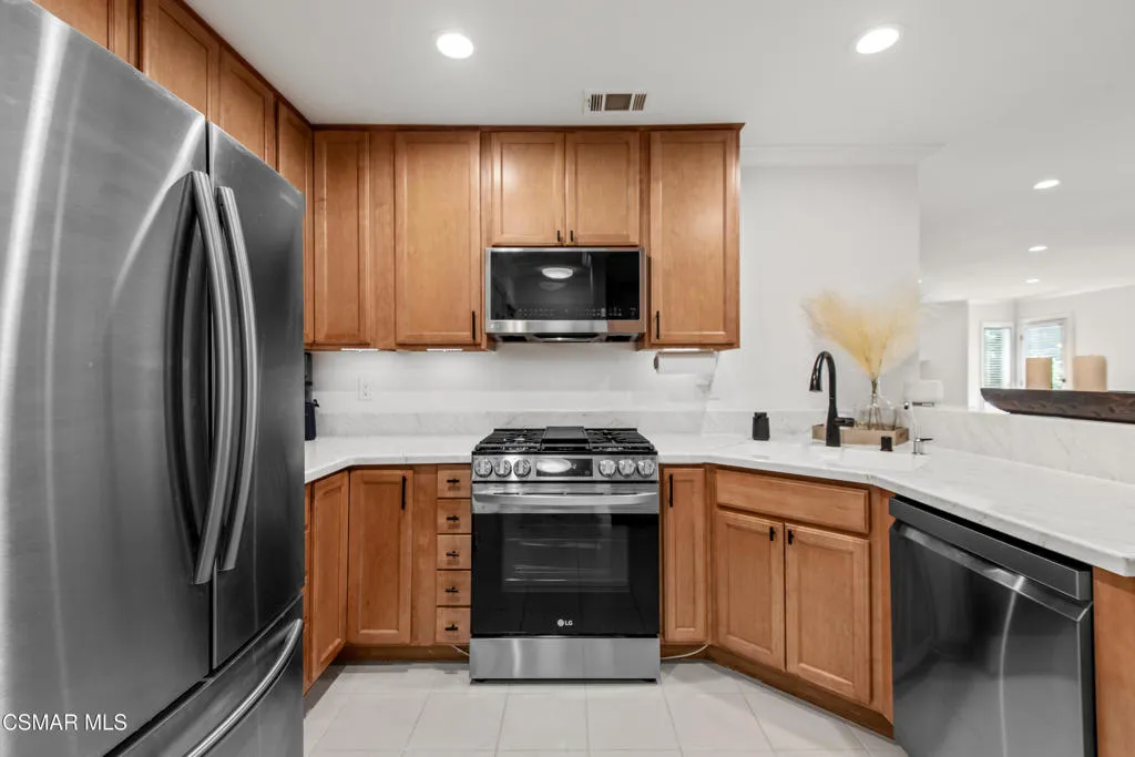 Thousand Oaks, California 91362, United States, 2 Bedrooms Bedrooms, ,2 BathroomsBathrooms,Residential,Active,137135