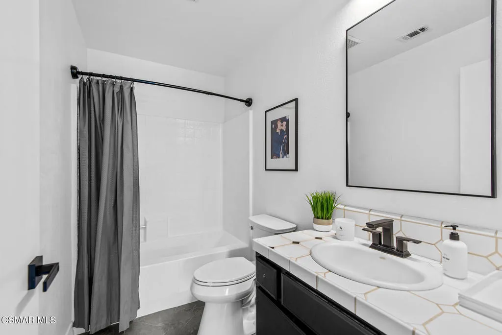 Thousand Oaks, California 91362, United States, 2 Bedrooms Bedrooms, ,2 BathroomsBathrooms,Residential,Active,137135