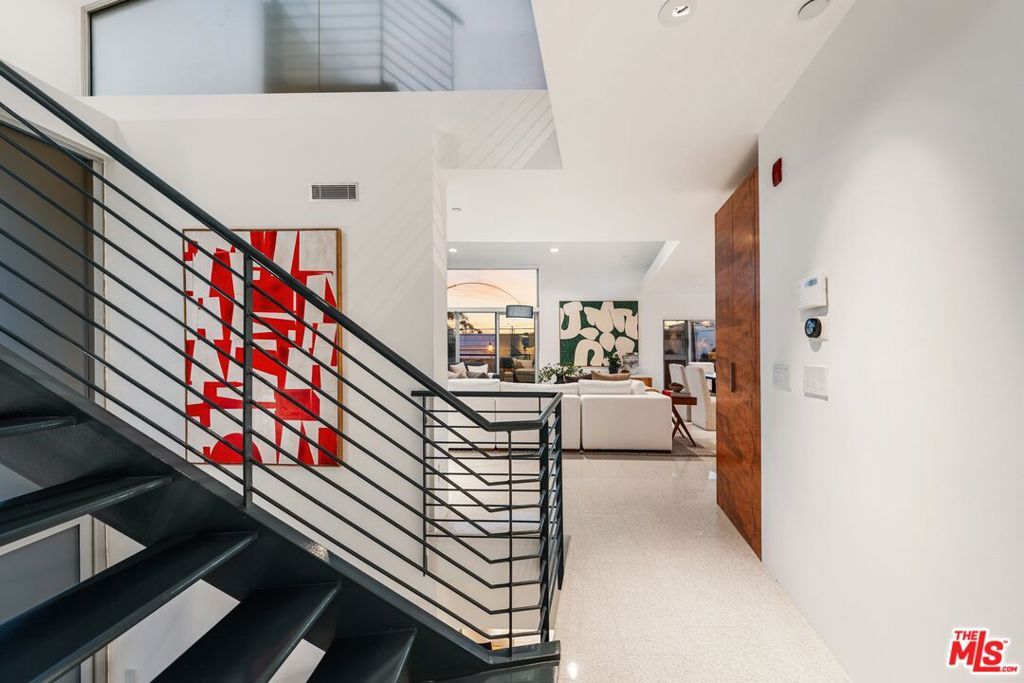 Photo of 235 Ocean Park Boulevard #1, Santa Monica, CA 90405 (MLS # 25589619)