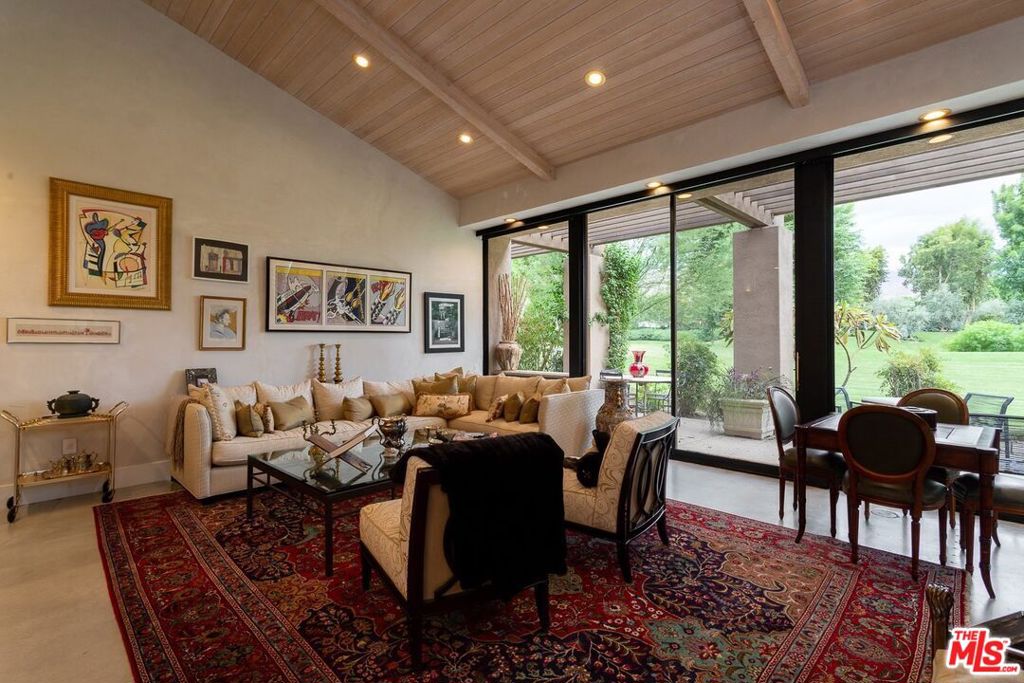 74687 Arroyo Drive