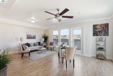Photo of 1515 14Th Ave #403, Oakland, CA 94606 (MLS # 41142117)