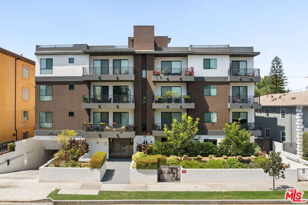 Photo of 1123 S Shenandoah Street #101, Los Angeles, CA 90035 (MLS # 25560621)