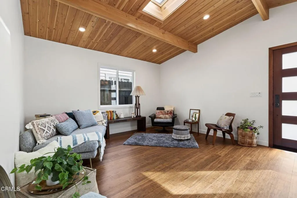 Ojai, California 93023, United States, 3 Bedrooms Bedrooms, ,1 BathroomBathrooms,Residential,Active,247562