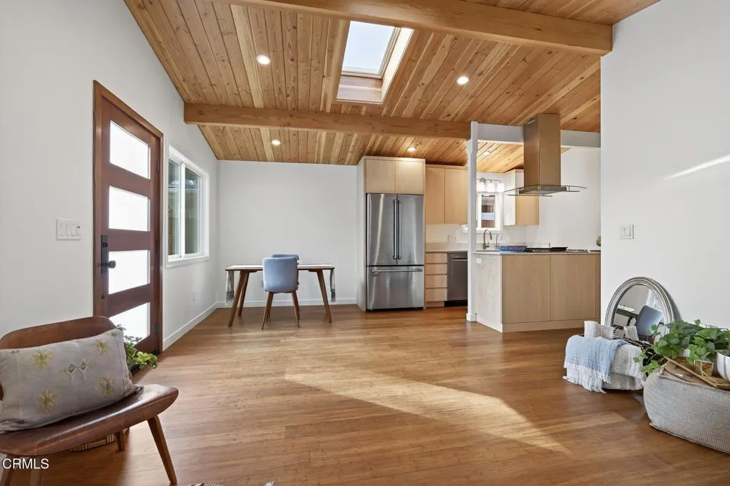 Ojai, California 93023, United States, 3 Bedrooms Bedrooms, ,1 BathroomBathrooms,Residential,Active,247562