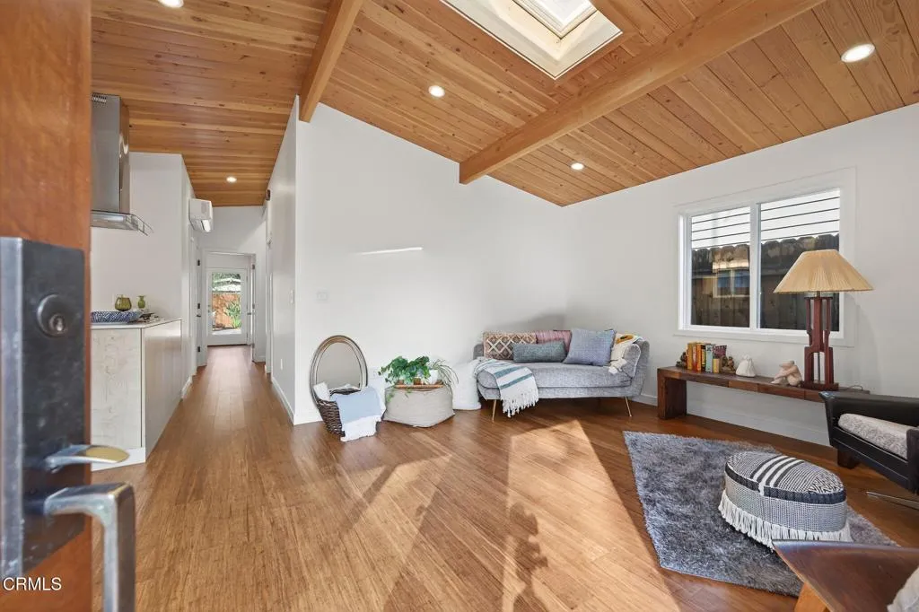 Ojai, California 93023, United States, 3 Bedrooms Bedrooms, ,1 BathroomBathrooms,Residential,Active,247562