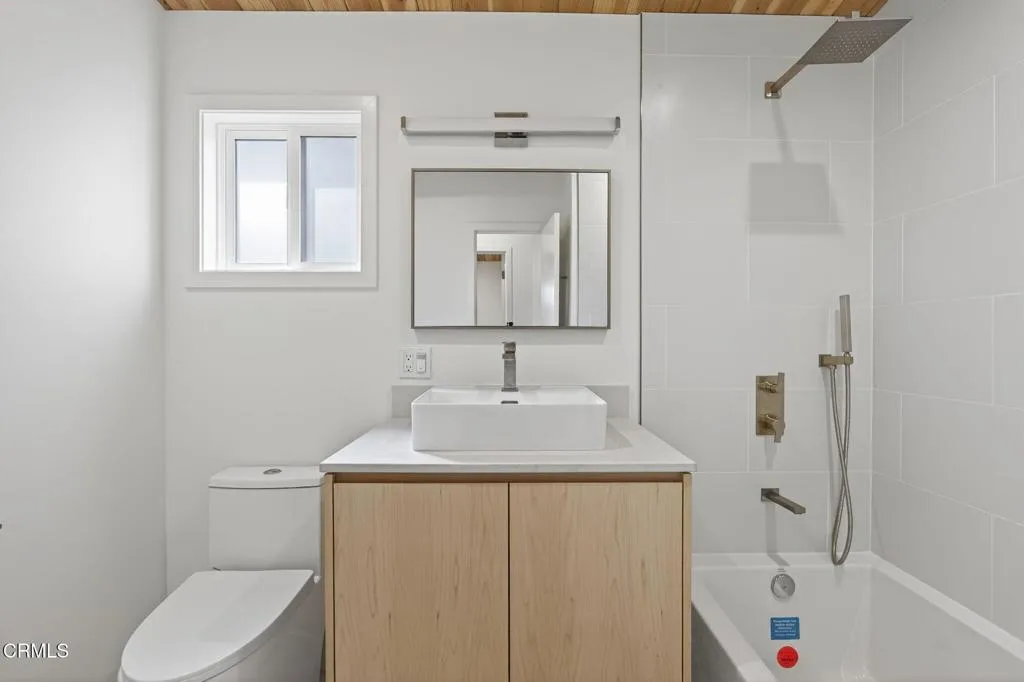 Ojai, California 93023, United States, 3 Bedrooms Bedrooms, ,1 BathroomBathrooms,Residential,Active,247562