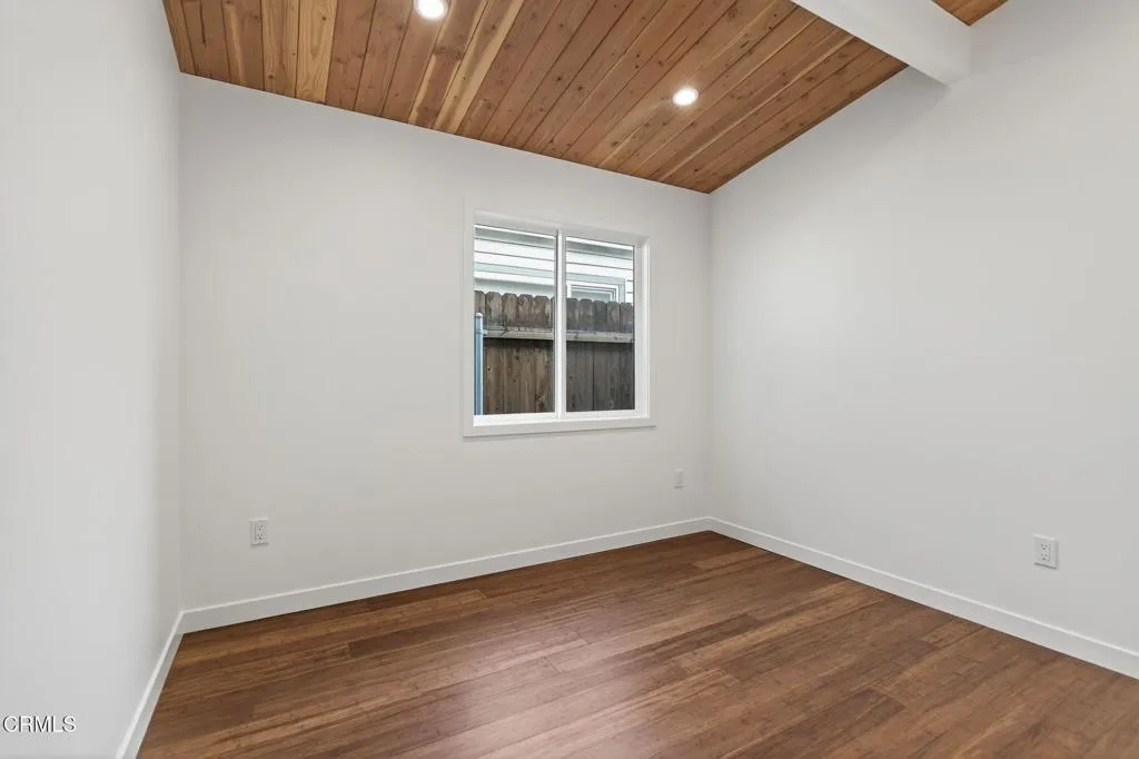 Ojai, California 93023, United States, 3 Bedrooms Bedrooms, ,1 BathroomBathrooms,Residential,Active,247562