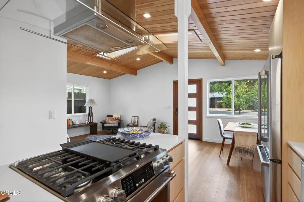 Ojai, California 93023, United States, 3 Bedrooms Bedrooms, ,1 BathroomBathrooms,Residential,Active,247562