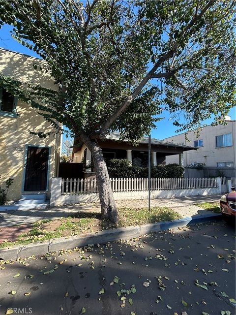 Photo of 828 Maine Ave, Long Beach, CA 90813 (MLS # SB26046074)