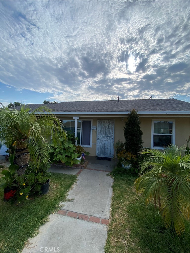 13623 Roseton Avenue