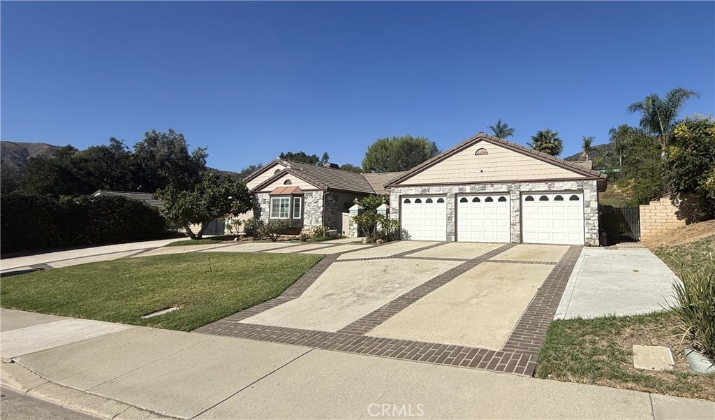 2289 Golden Hills