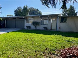 Photo of 456 Northumberland Avenue, Redwood City, CA 94061 (MLS # ML82061108)