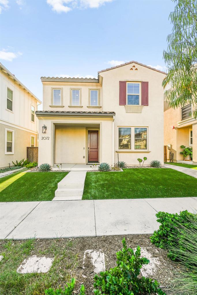 2072 Avenida Andanza