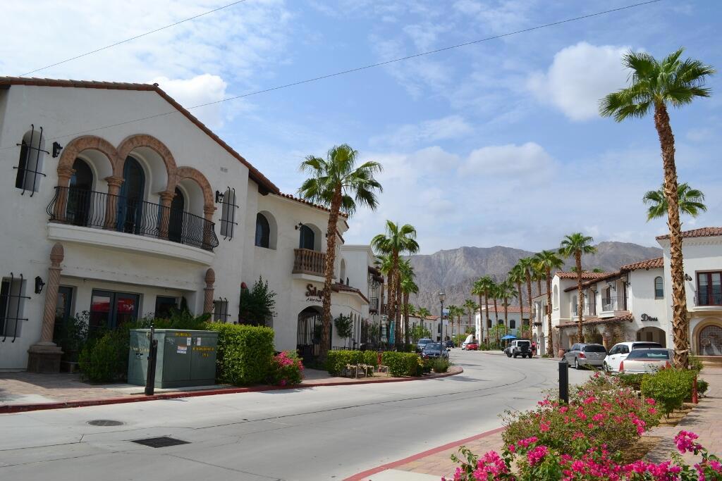 LQCC Villas of LQ - Residential