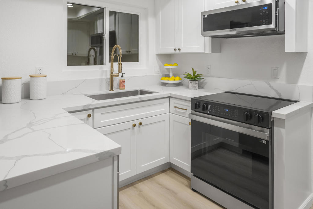 LQCC Villas of LQ - Residential