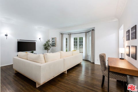 Photo of 8022 Hollywood Boulevard, Los Angeles, CA 90046 (MLS # 26904305)