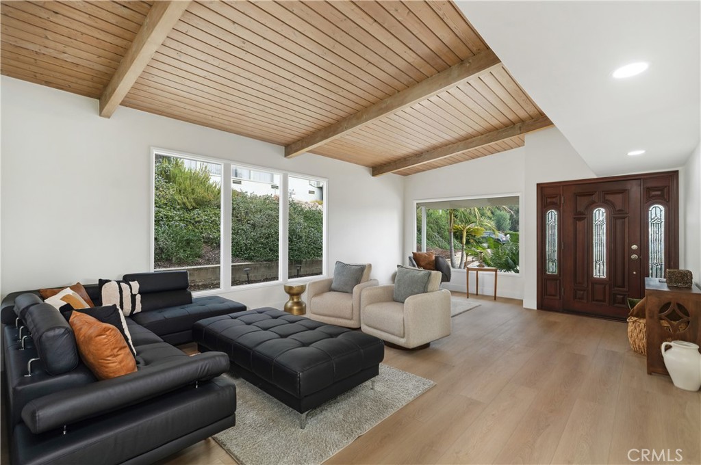 1219 N Raymond Avenue