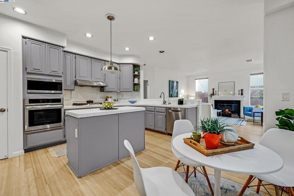 MARINA VISTA - Residential