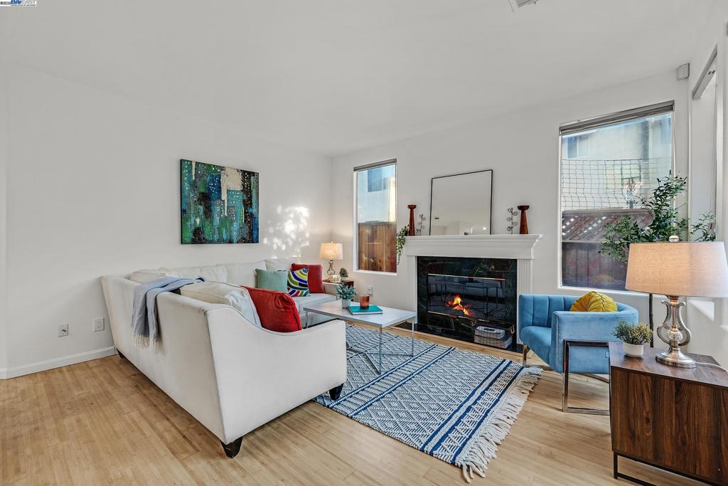 MARINA VISTA - Residential