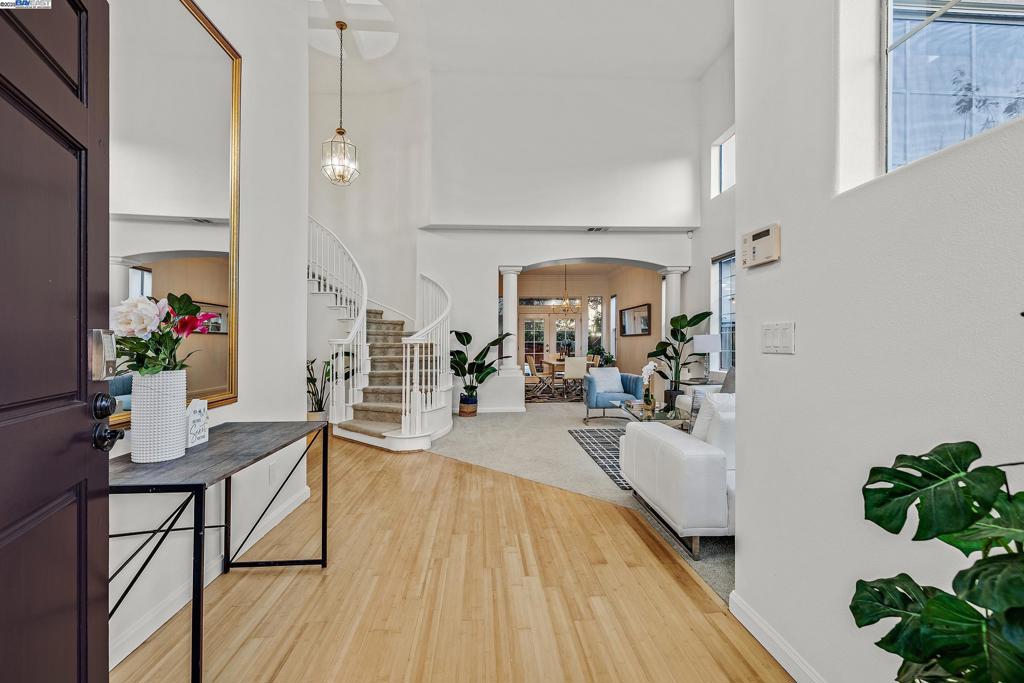 MARINA VISTA - Residential