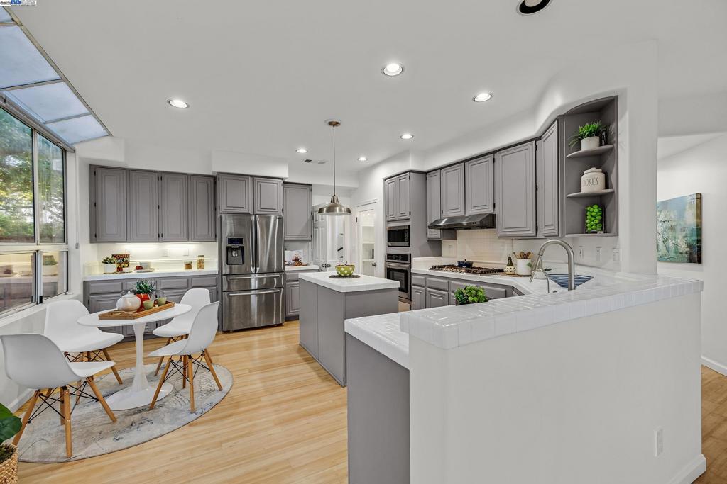 MARINA VISTA - Residential