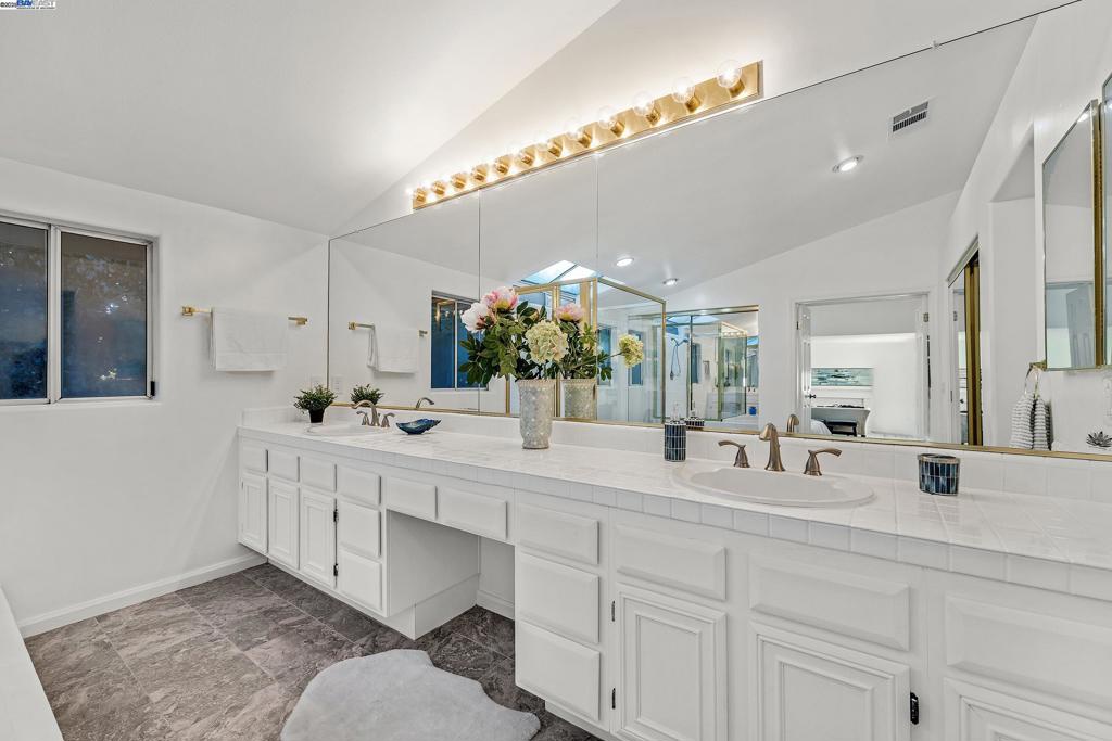 MARINA VISTA - Residential