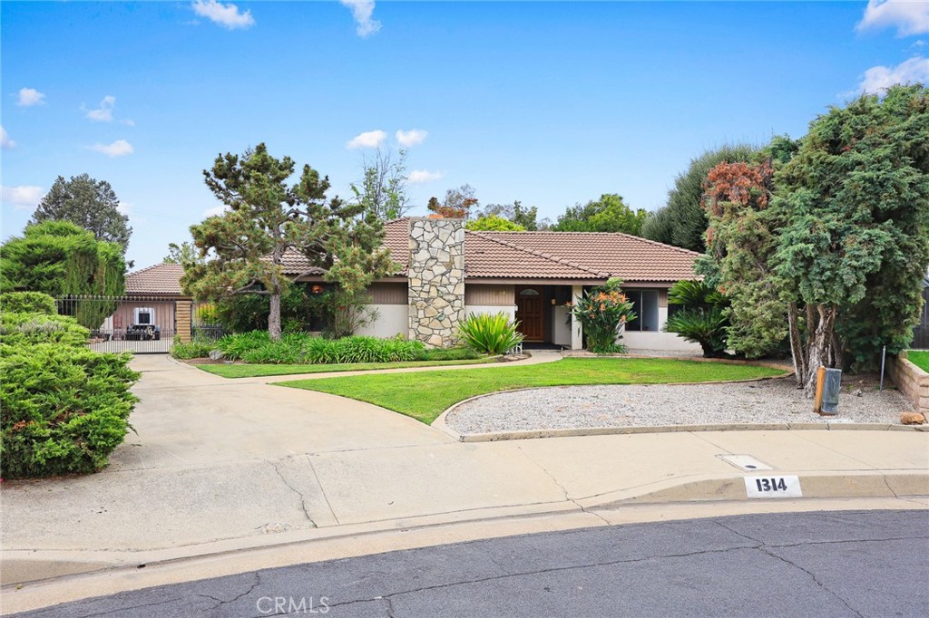 1314 Pebble Springs Lane