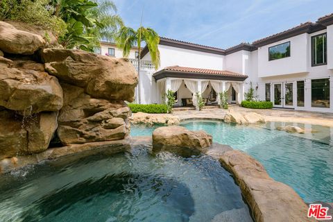 Photo of 4705 Los Feliz Boulevard, Los Angeles, CA 90027 (MLS # 26673989)