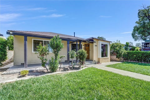 Photo of 6626 Riverton Avenue, North Hollywood, CA 91606 (MLS # SR26207887)