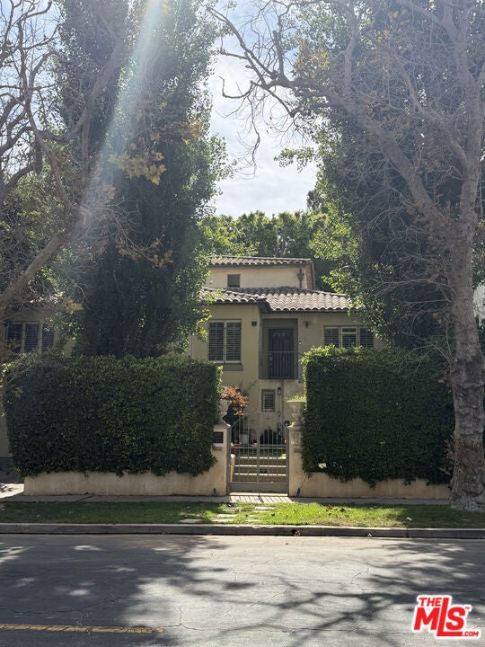 1035 Westholme Avenue