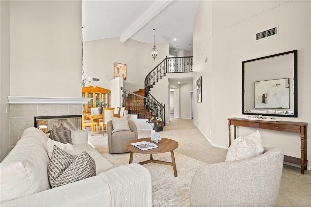 4720 Torrey Pines