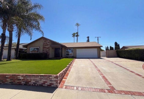 Photo of 648 Brentwood Ave AVE, Upland, CA 91786 (MLS # NDP2608113)