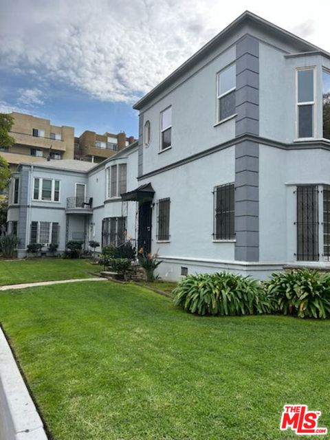 Photo of 2830 W 3rd Street, Los Angeles, CA 90057 (MLS # 25627619)