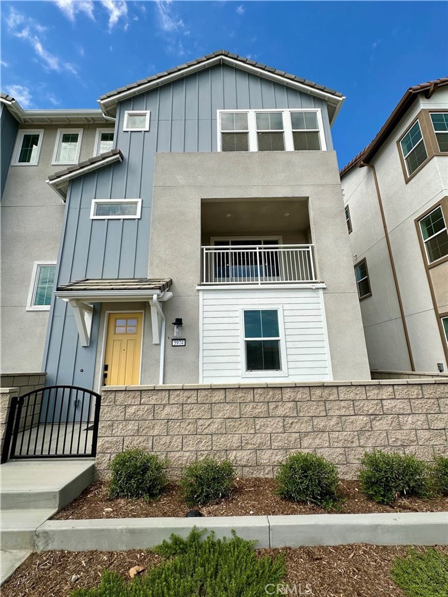 A brand new condo that no one has ever lived in.*** Included  brand-new  *refrigerator * . brand-new  *washer *, brand-new  *dryer *, and  brand new  *solar panel system *and more.......*** 4 large  bedrooms + 3.5 bathrooms  ***  a few minute drive to Costco, 99 Ranch Supermarket, Ralphs, Vons, Starbucks, Banks, and many  more.... easy access to I-10, I-15, I-210, and Highway 60 and easy access to everywhere you go and everything you need.  ********* ********************************** IF YOU SEE IT ,YOU WILL LOVE IT !!!