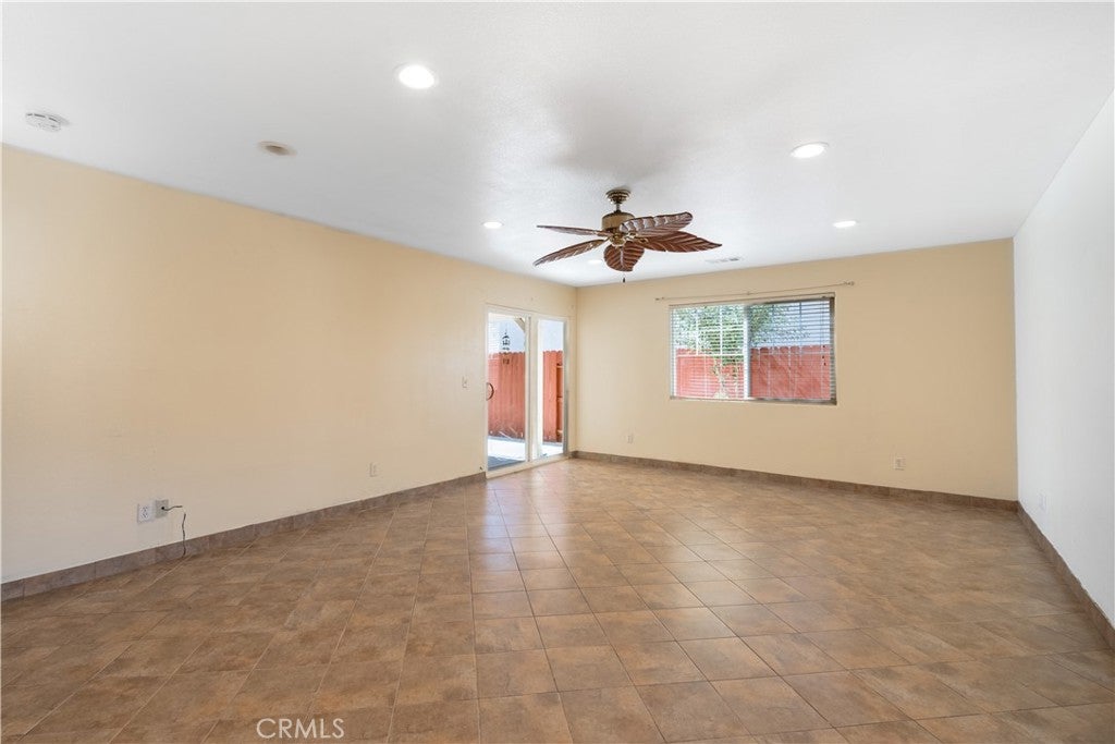 1940 San Buenaventura Way