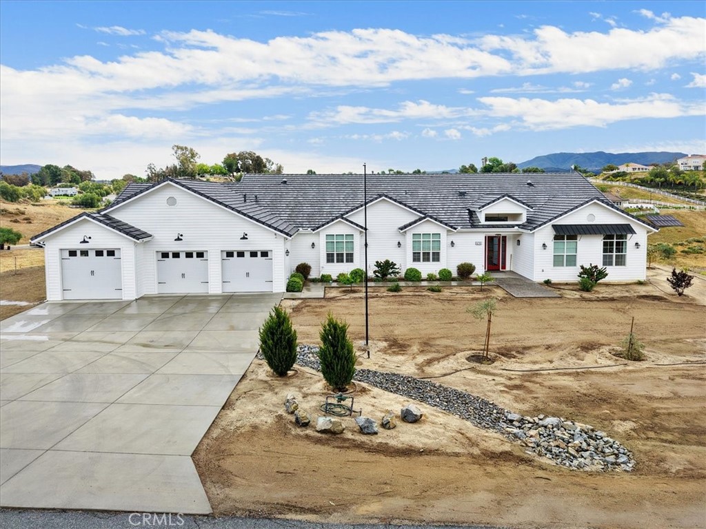 41799 Calle Contento