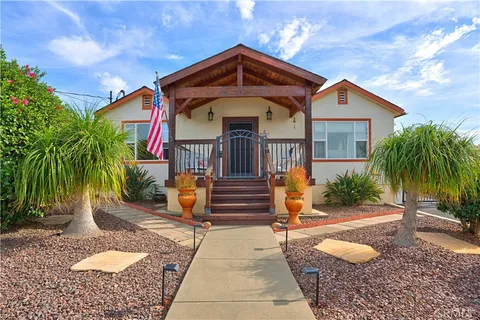 637 Iowa St, Fallbrook, CA 92028 - MLS#: SW25253701