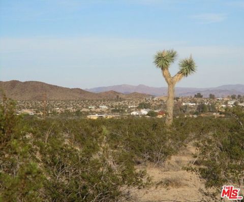 Photo of 0 Stonehill Polaris Avenue, Joshua Tree, CA 92252 (MLS # 25534099) Photo of 0 Stonehill Polaris Avenue, Joshua Tree, CA 92252 (MLS # 25534099)