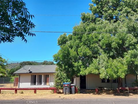 Photo of 6135 Ridgeview Drive, Clearlake, CA 95422 (MLS # LC25165250) Photo of 6135 Ridgeview Drive, Clearlake, CA 95422 (MLS # LC25165250)