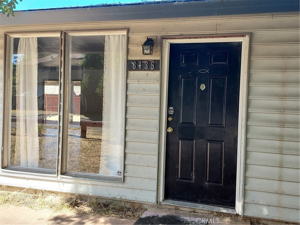 6135 Ridgeview Drive