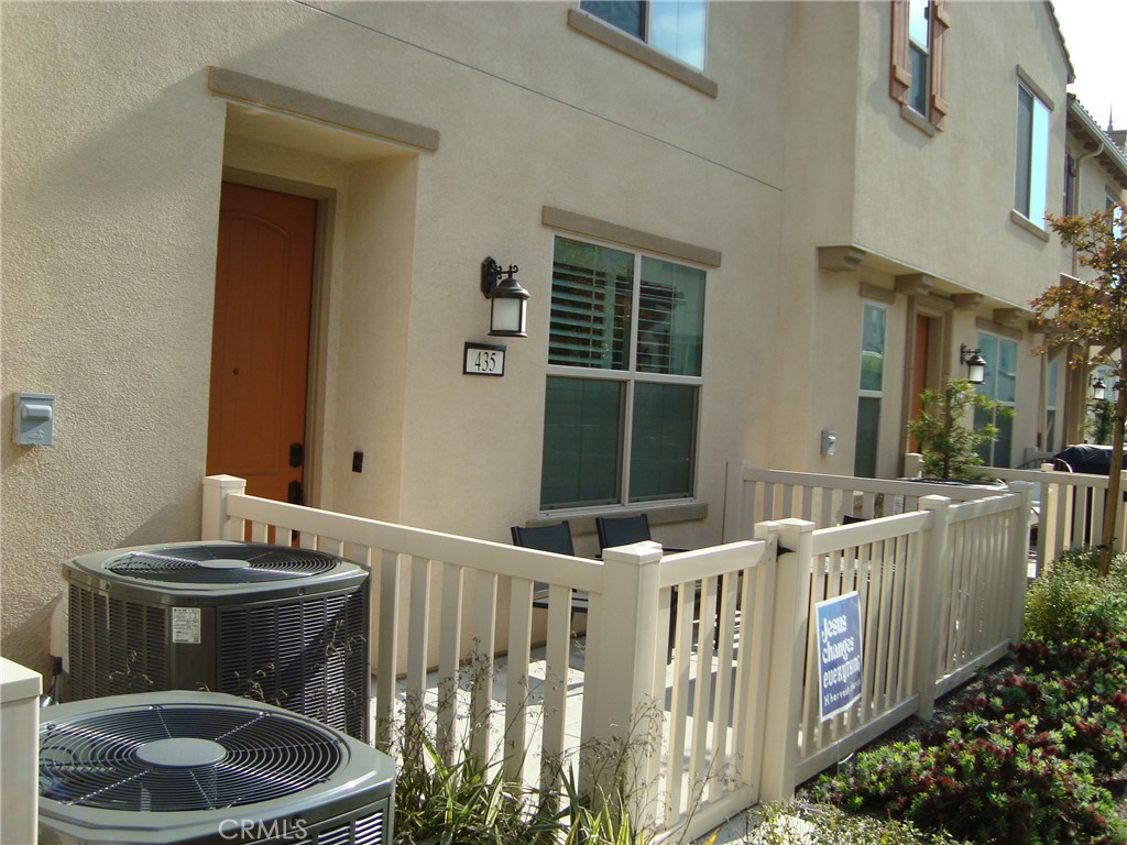 Sharp two story condo in a gated community. Built in 2021. This 3-bedroom with 2.5-baths has 1,375 sq ft. Walk-in closet, dual sinks, a soaking tub, and a walk-in shower. Upstairs laundry room. Living room has an open-concept to kitchen with quartz countertops. Tankless water heater and attached 2-car garage. Solar is leased. Enjoy your own front patio and enjoy all the perks of a gated neighborhood with a pool, spa, and playground. Plus, you’re just minutes from shopping centers, dining spots, and everything you need.