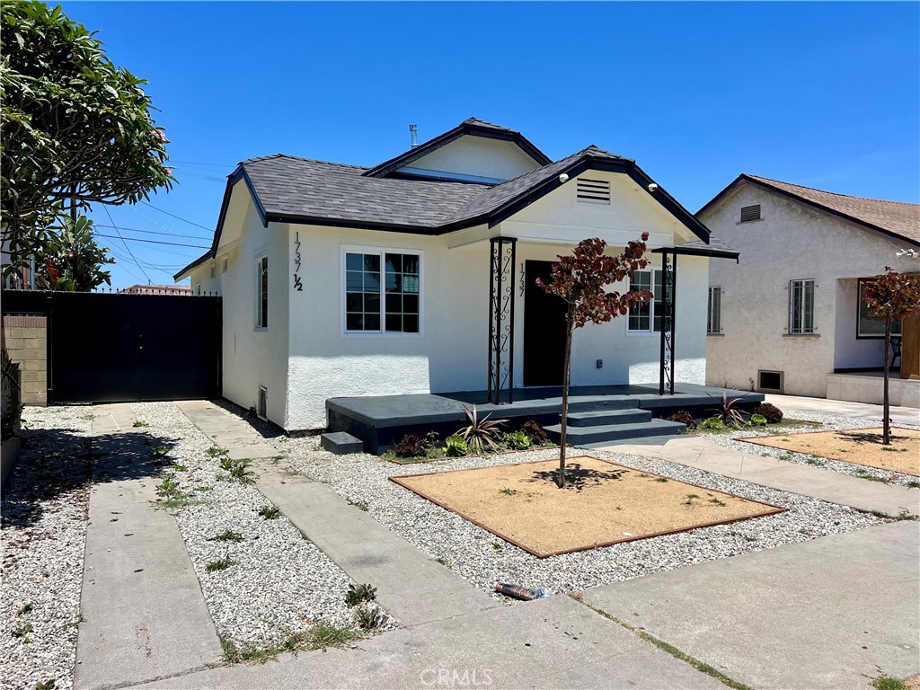 1737 W 65th Place