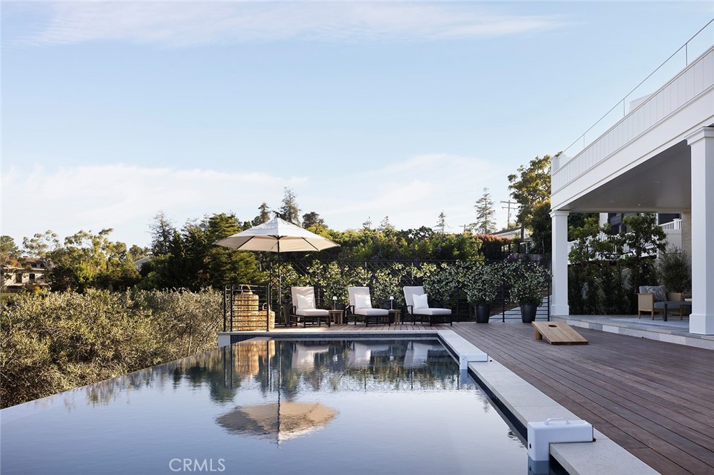 702 Saint James Place