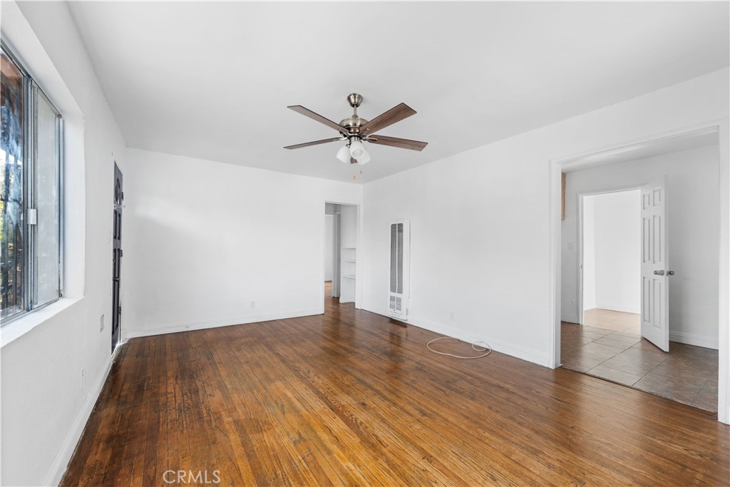 10004 San Fernando Rd