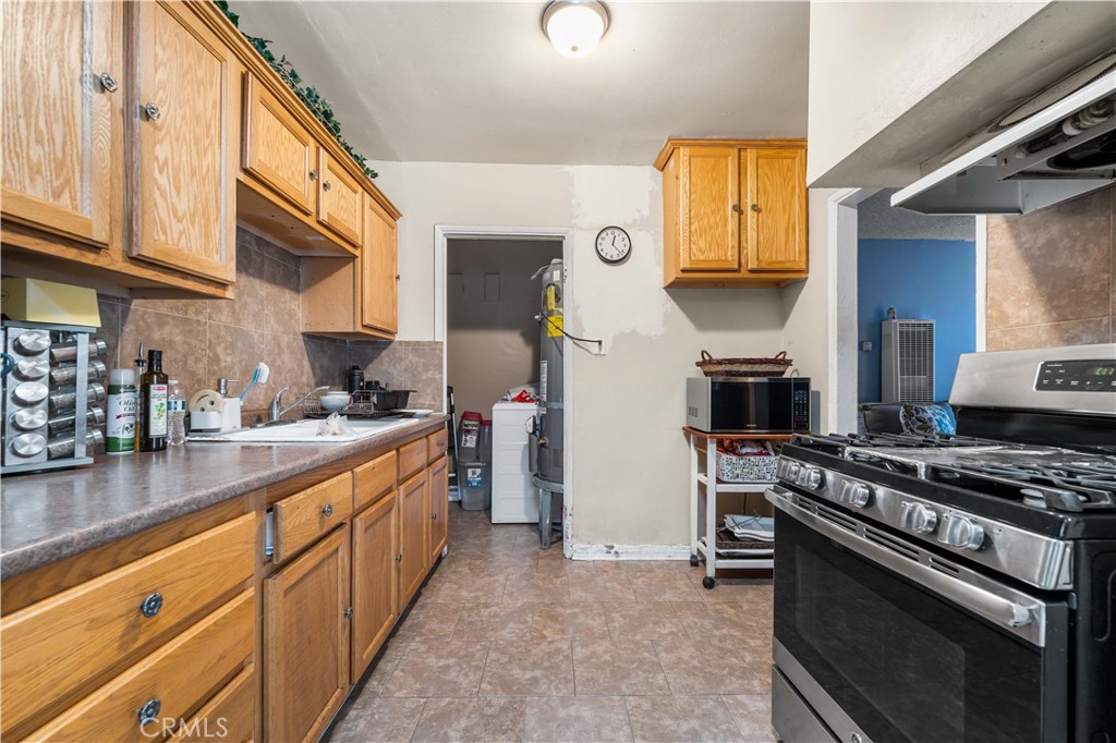 10004 San Fernando Rd