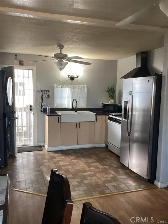 320 N Park Vista 180